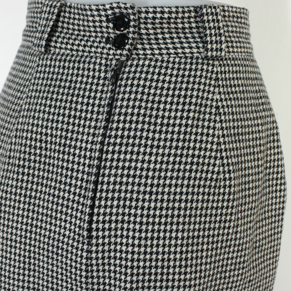 Jupe Courte Noir/ Blanc Taille Estimé 36 - Image 5